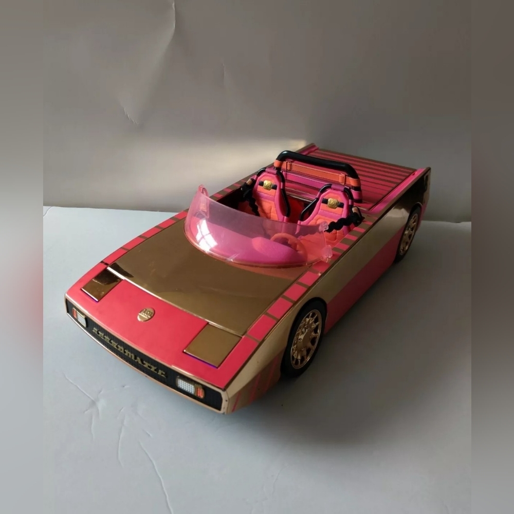 LOL Surprise Car-Pool Coupe Lights Work Batteries Not Included - Picture 2 of 10